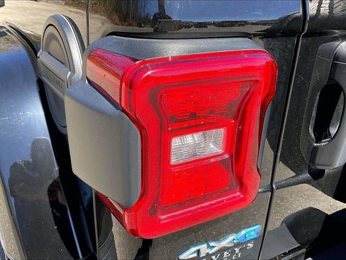 Used 2024 Jeep Wrangler Sahara w/ Technology Group image 27