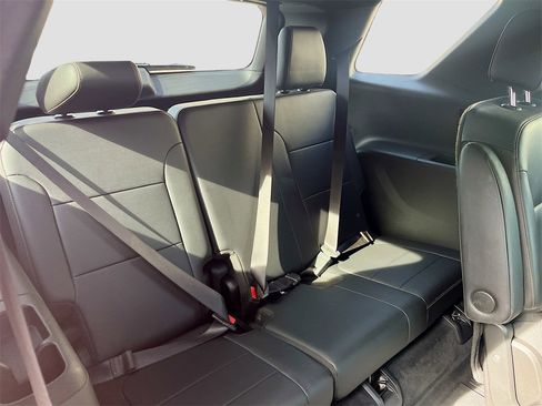 Used 2022 Chevrolet Traverse LT w/ LT Premium Package image 28