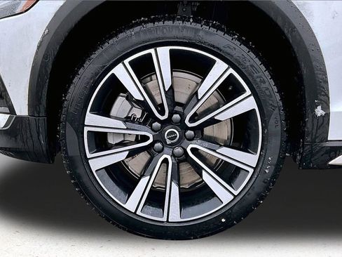 New 2026 Volvo V60 B5 Cross Country Ultra w/ Protection Package Premier AWD/4WD image 13