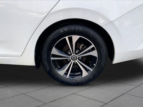 Used 2022 Nissan Sentra SV FWD image 11