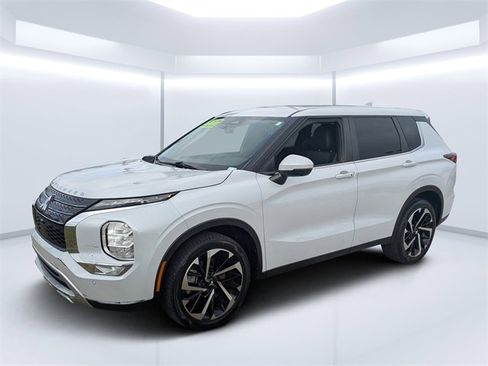 Used 2023 Mitsubishi Outlander SE image 7