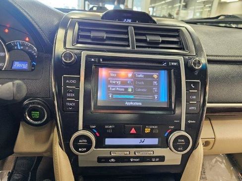 Used 2013 Toyota Camry XLE FWD image 16