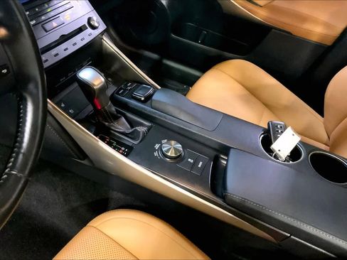 Used 2016 Lexus IS 300 AWD image 16