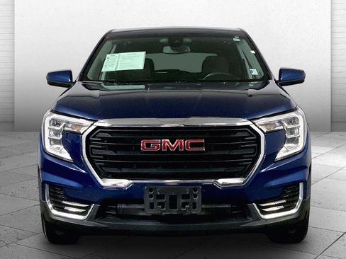 Used 2022 GMC Terrain SLE FWD image 2