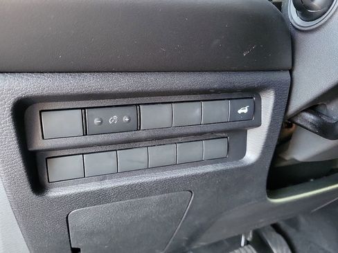 Used 2025 Mitsubishi Outlander SE image 10