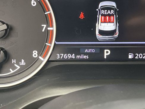 Used 2023 Nissan Rogue SV AWD/4WD image 16