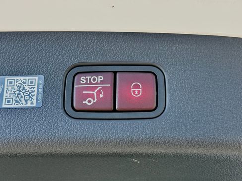 Used 2023 Mercedes-Benz GLC 300 image 19