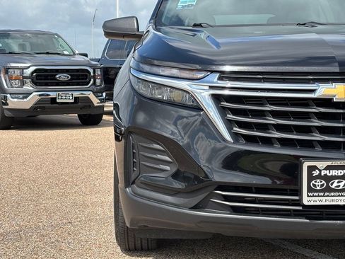 Used 2023 Chevrolet Equinox LS w/ LS Convenience Package FWD image 4