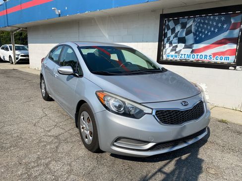 Used 2015 Kia Forte LX FWD image 1