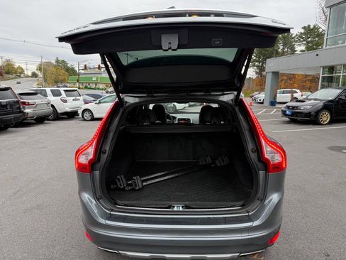 Used 2017 Volvo XC60 T6 Dynamic w/ Climate Package image 11