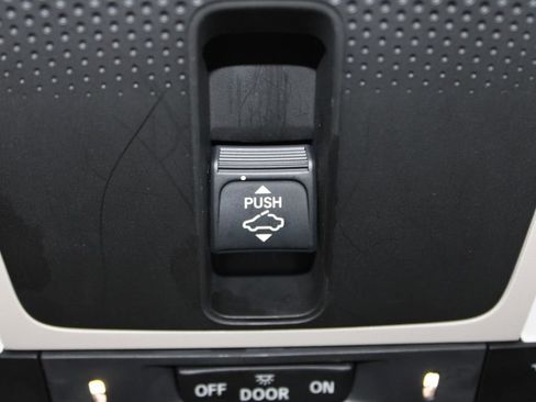 Used 2025 Honda CR-V EX-L image 39