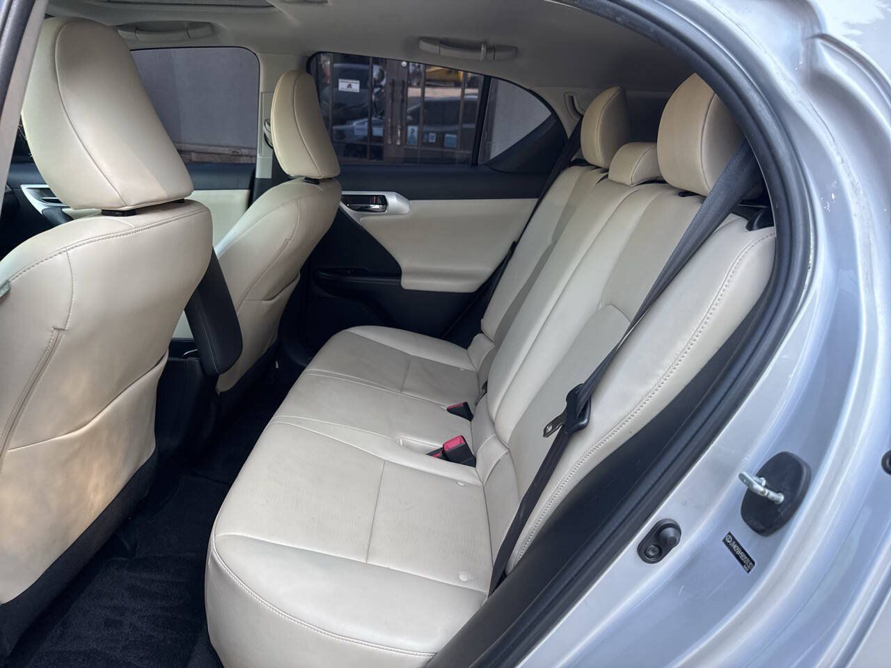 Used 2011 Lexus CT 200h Premium FWD image 12