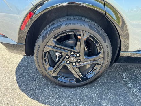 New 2026 Chevrolet Equinox EV RS FWD image 32