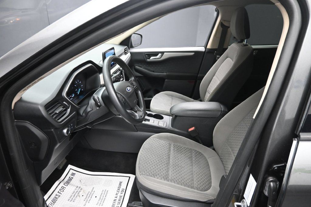 Used 2020 Ford Escape SE FWD image 16