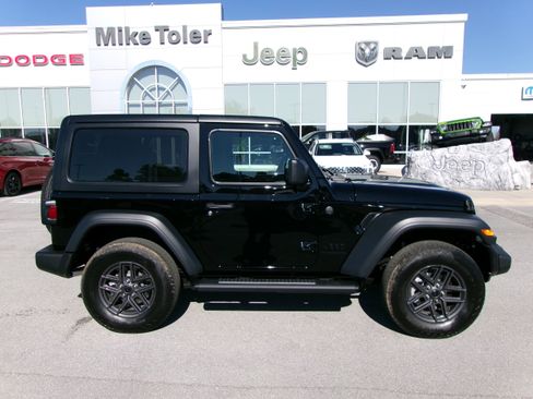 New 2026 Jeep Wrangler Sport AWD/4WD image 5