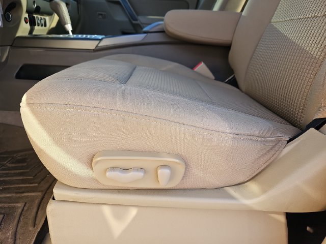 Used 2012 Nissan Titan SV w/ SV Value Truck Pkg RWD image 16