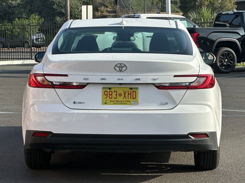 Used 2025 Toyota Camry LE image 4