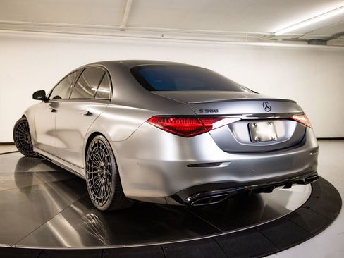 Used 2022 Mercedes-Benz S 580 4MATIC Sedan image 3