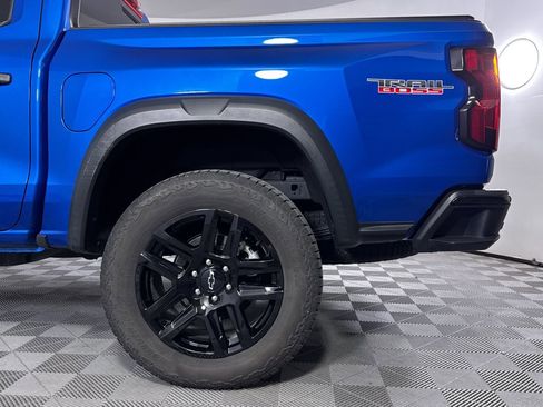 Used 2023 Chevrolet Colorado Trail Boss w/ Technology Package AWD/4WD image 18