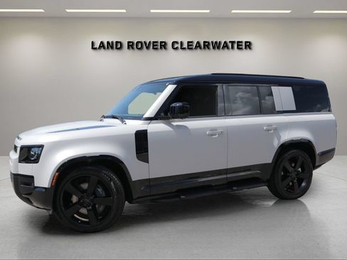 Used 2026 Land Rover Defender 130 X-Dynamic SE AWD/4WD image 1