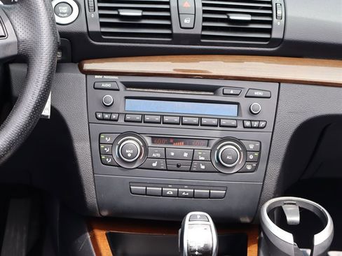 Used 2011 BMW 135i Convertible image 21