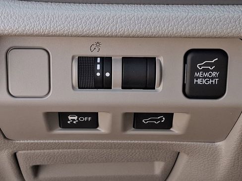 Used 2016 Subaru Forester 2.5i Limited image 24