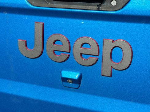 Used 2020 Jeep Gladiator Rubicon image 12