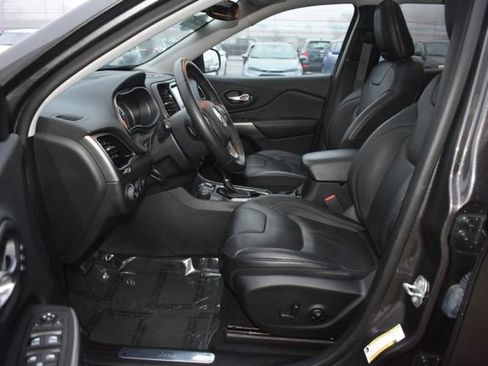 Used 2019 Jeep Cherokee Limited w/ Luxury Group image 13