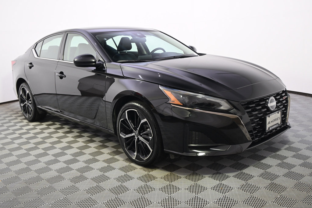 Used 2025 Nissan Altima 2.5 SR AWD/4WD image 8