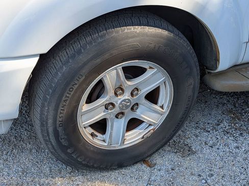 Used 2005 Dodge Durango SLT w/ Family Value Group image 6