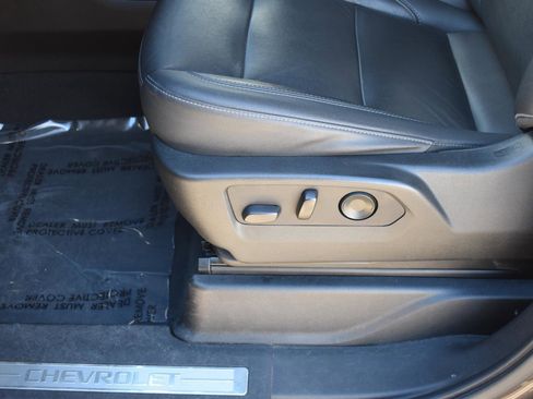 Used 2021 Chevrolet Suburban LT image 23