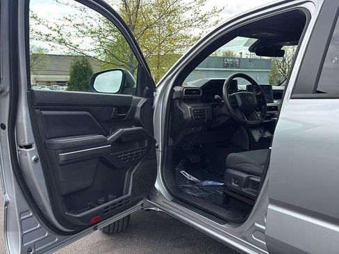 Used 2024 Toyota Tacoma SR5 AWD/4WD image 2