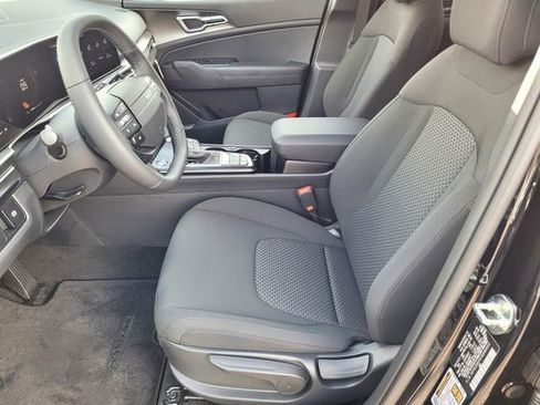 New 2026 Kia Sportage LX FWD image 8