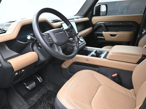 Used 2025 Land Rover Defender 110 X AWD/4WD image 31