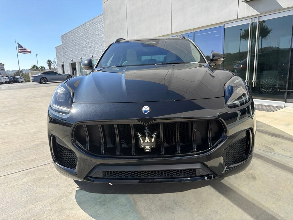 Certified 2023 Maserati Grecale Folgore AWD/4WD image 3