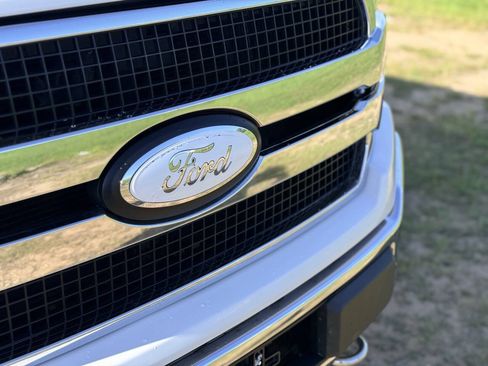 Used 2018 Ford F150 Lariat w/ Equipment Group 502A Luxury AWD/4WD image 11