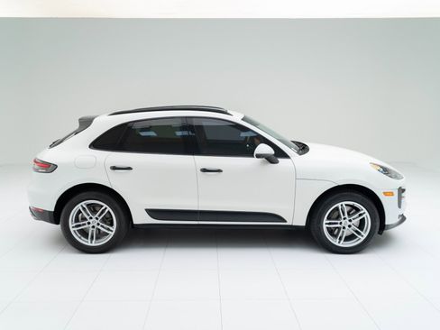 Certified 2021 Porsche Macan S image 8