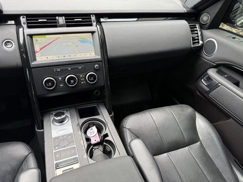 Used 2019 Land Rover Discovery SE AWD/4WD image 23