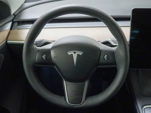 Used 2024 Tesla Model Y Long Range AWD/4WD image 27