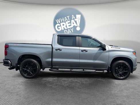 Used 2025 Chevrolet Silverado 1500 Custom w/ Turbomax Blackout Package AWD/4WD image 2