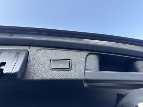 New 2026 Volkswagen Atlas SE image 44