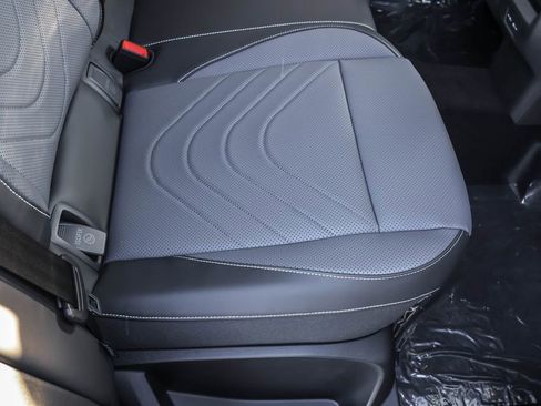 New 2026 Volkswagen Tiguan SE R-Line image 38