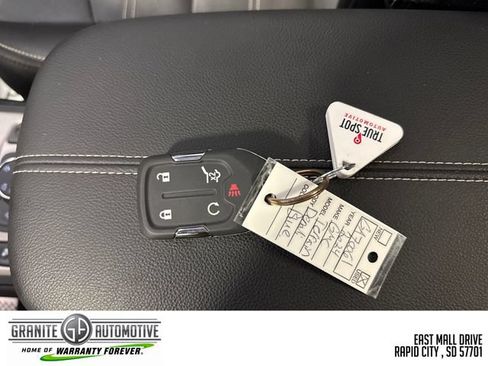 Used 2024 GMC Terrain Denali w/ Denali Premium Package AWD/4WD image 29