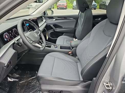 New 2026 Volkswagen Tiguan SE AWD/4WD image 19