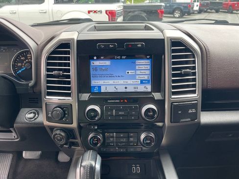 Used 2016 Ford F150 Platinum w/ Equipment Group 701A Luxury AWD/4WD image 39