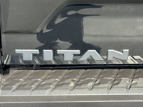 Used 2023 Nissan Titan PRO-4X w/ Pro-4x Convenience Package image 13