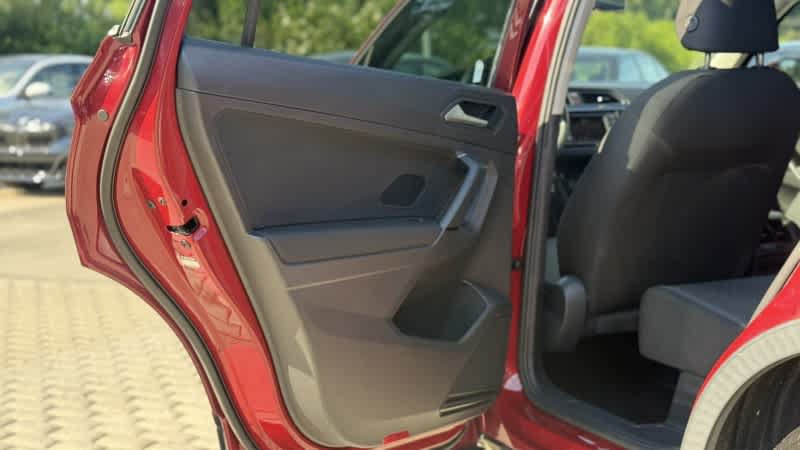 Used 2019 Volkswagen Tiguan S FWD image 13