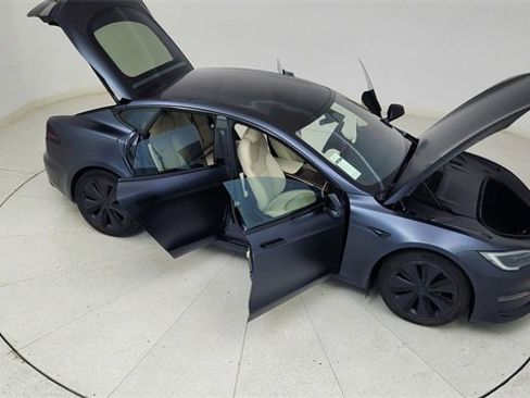 Used 2024 Tesla Model S Base image 82