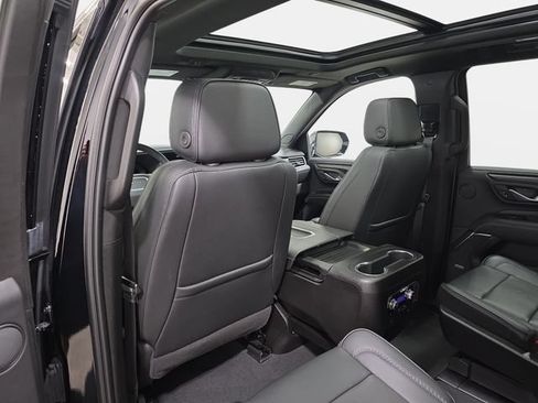 Used 2024 GMC Yukon XL Denali AWD/4WD image 12