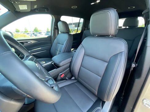 Used 2026 Chevrolet Traverse LT w/ Midnight/Sport Edition AWD/4WD image 22